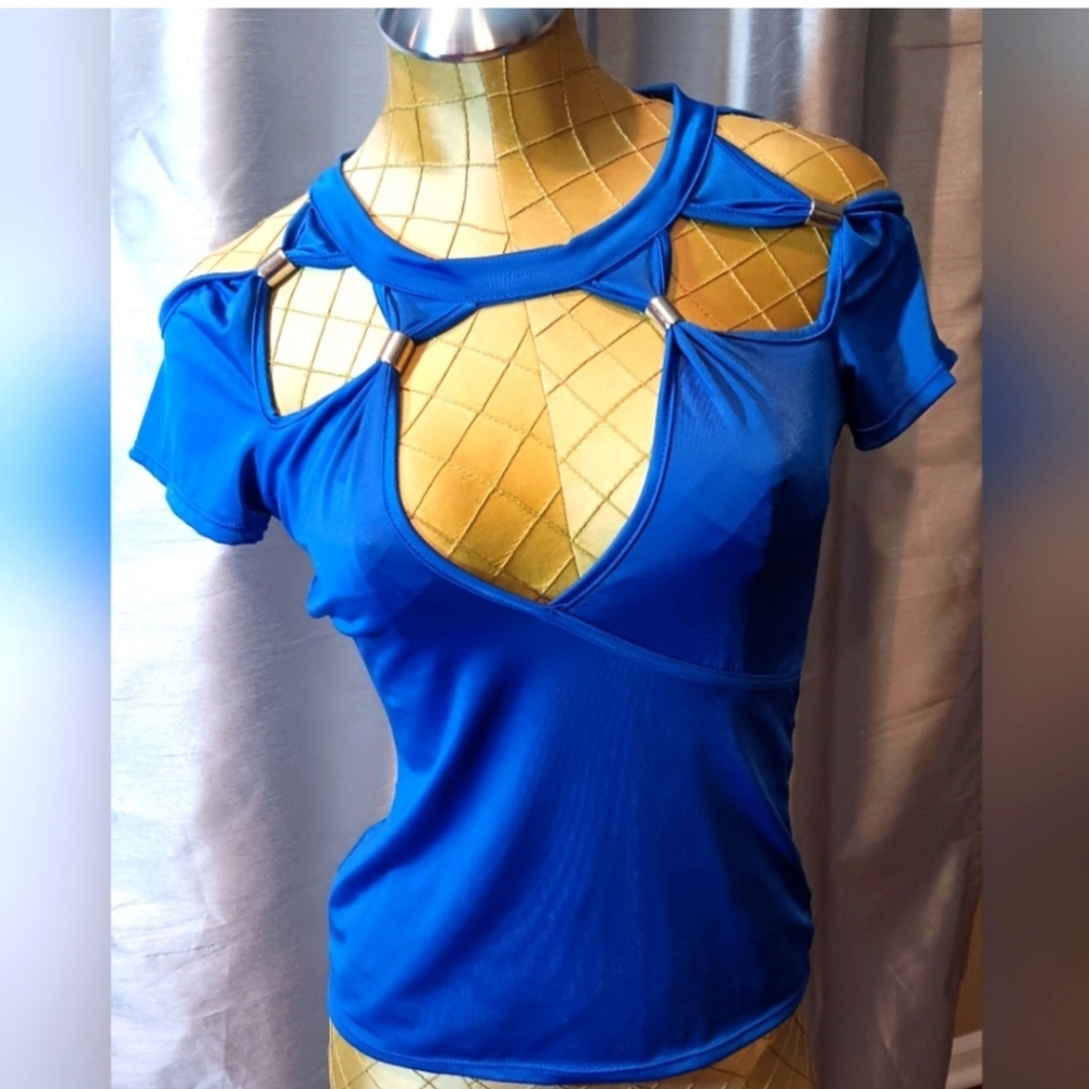 Beautiful Bundle Tops - Picture 4 of 7